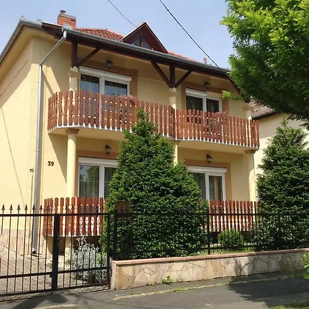 Attila Apartmán *